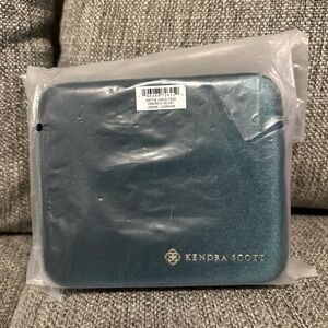 Kendra Scott Emerald Velvet Case
